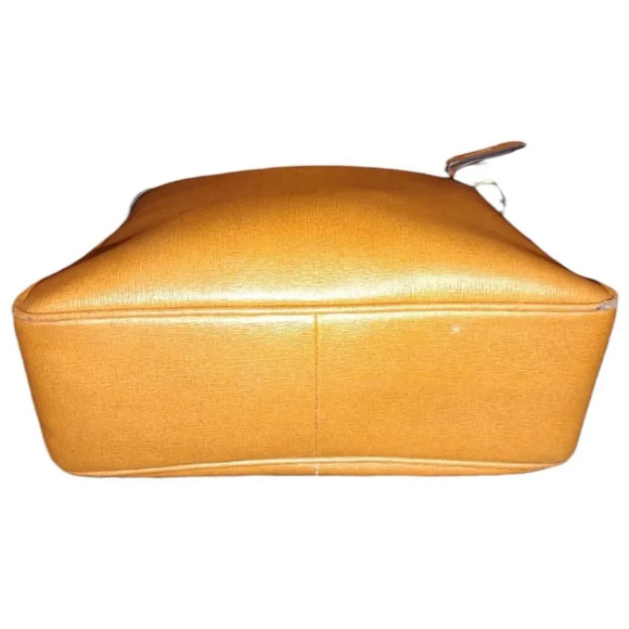 Dooney & Bourke Elegant Tan Leather Shoulder Bag with Adjustable Strap - Picture 9 of 11